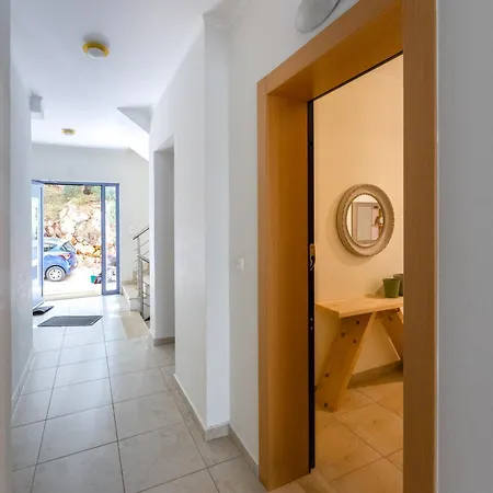 Forest & Sea View Аргостолион